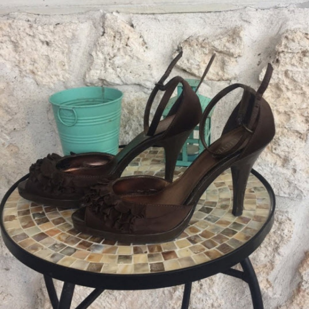 DONATED Unlisted ruffle  toe sexy strappy heels - Picture 2 of 8